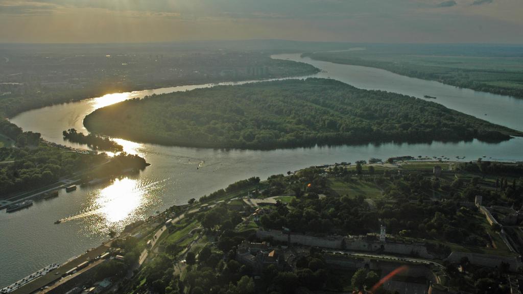 © Vlada Marinkovic Aerial view of Mouth of the Sava River in Belgrade