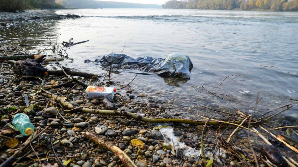 @Plastic Free Danube Project Plastic litter at a riverbank of the Danube, including plastic bottles and other plastic waste