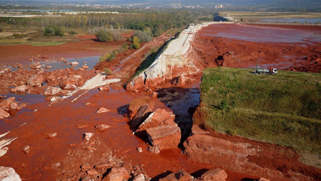 Collapsed dam of a red mud reservoir