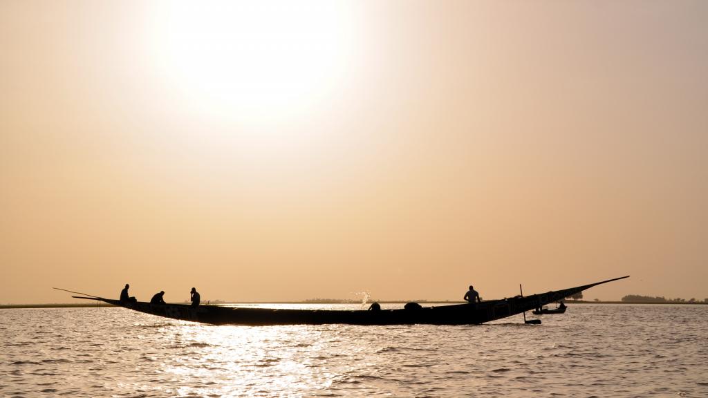 Image of a small boat on the River Niger 