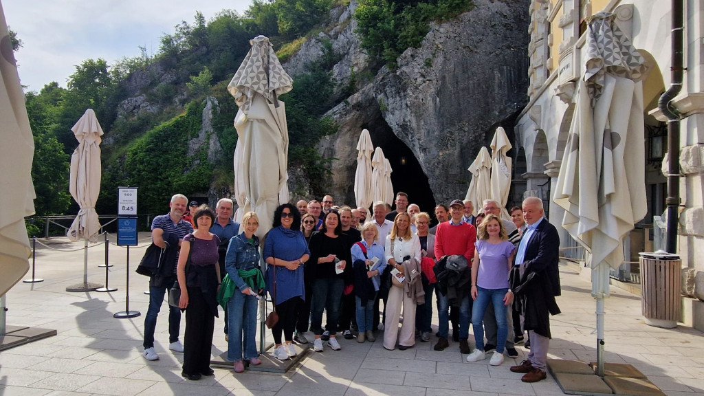 ICPDR Group photo at a cave
